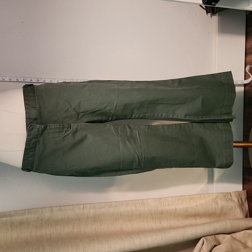 Daisy Fuentes Capris size 6P